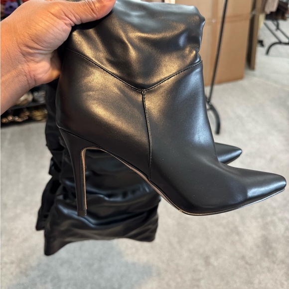 Brand new!! Pretty Little Thing black thigh high boots! Sz 10 - Picture 2 of 5